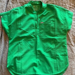 Figs Montex Scrub Top Size medium Evergreen